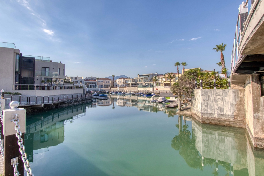 3 Bedroom Property for Sale in Harbour Island Western Cape